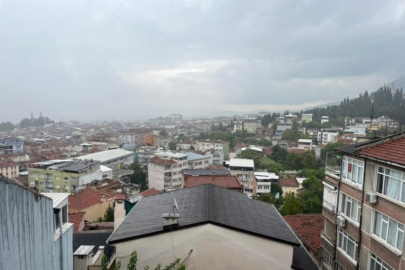 Bursa'da beklenen oldu! Şemsiyesiz çıkmayın...