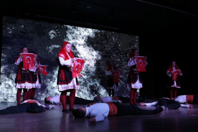 İnegöl’ün Kurtuluşunun 103 Yıllık Hikayesi Sahnede Sergilendi