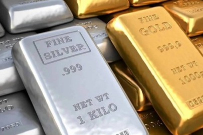 Altın rekorun kıyısında: Gümüş yeni haftaya düşüşle başladı