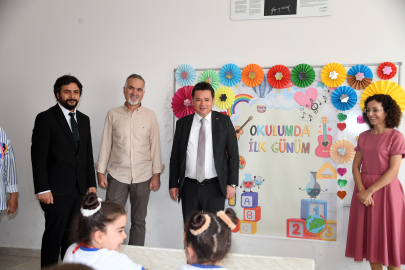 Başkan Erkan Aydın’dan öğrencilere ilk ders sürprizi