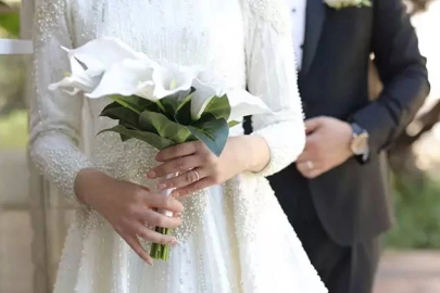 Cumhurbaşkanı Erdoğan duyurdu... Evlenecek gençlere 2 müjde: Destek tutarı 250 bin liraya çıkarılıyor