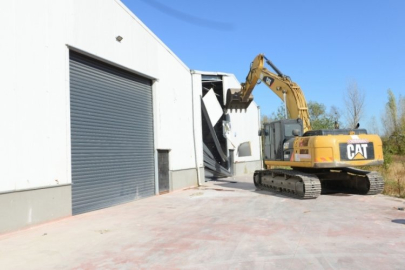 Bursa'da devasa yapı yerle bir edildi!