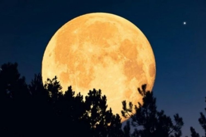 Ay, bu gece Dünya'ya 361 bin kilometre yaklaşacak