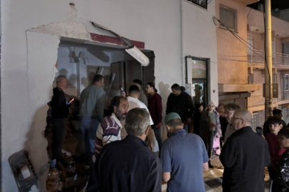 Kamyonun freni boşaldı: Evin içine girdi!