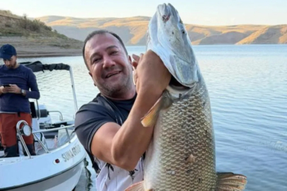 Keban Baraj Gölü'nde 70 kiloluk balık avladı