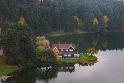 Gölcük Tabiat Parkı sonbahar renkleriyle mest etti