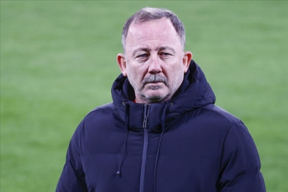 Beşiktaş taraftarından Sergen Yalçın'a büyük tepki