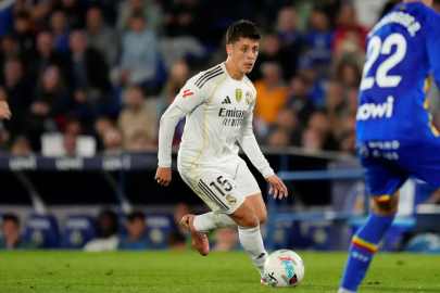 Arda Güler, Real Madrid'de ekim ayının futbolcusu seçildi