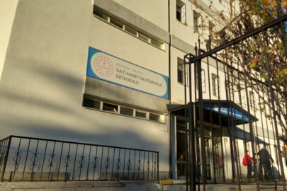 Okul çıkışı merdivenlerde izdiham: 23 öğrenci yaralandı