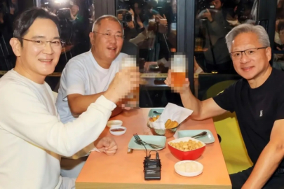 Teknoloji devlerinin oturduğu masa! Toplam rakam dudak uçuklattı...