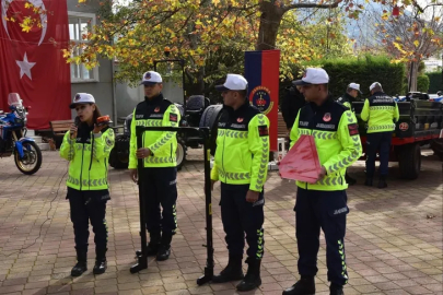 Bursa'da, traktör kullanıcılarına ekipman desteği