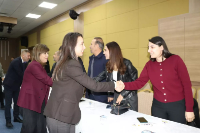Hatimoğulları: Kürt sorununu Türkiye çözerse bölgeye barışı taşır