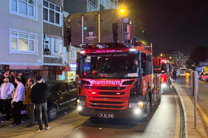 İstanbul'da 5 katlı binada çıkan yangında 15 kişi dumandan etkilendi
