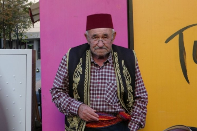 Mesleğe 11 yaşında başladı! 65 yıldır sokaklarda...
