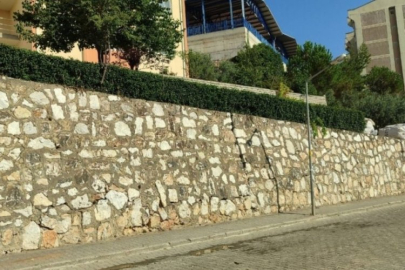 Bursa TOKİ'de büyük risk! Duvar faciaya davetiye çıkarıyor