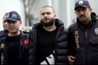 Faruk Fatih Özer'in ölümünde yeni detaylar! Banyo kapısına çarşafla asılı halde bulunmuş