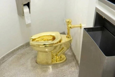 Zenginliğe büyük gönderme: Bu klozet tamamen saf altından yapıldı...