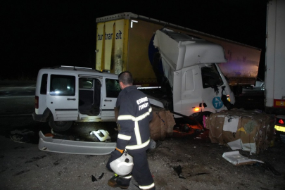 5 araçlı zincirleme kazada can pazarı! Ölü ve yaralılar var...