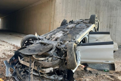 İstanbul-İzmir Otoyolu'nda otomobil şarampole devrildi