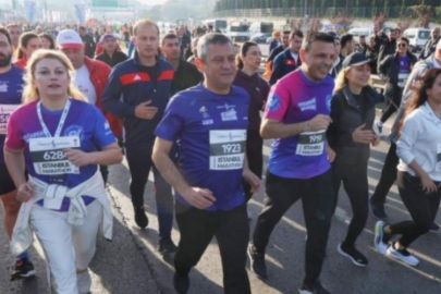 Maratonu tamamlayan Özel'in ilk sözleri İmamoğlu oldu: 'Ev sahibi hücreden burayı izliyor'