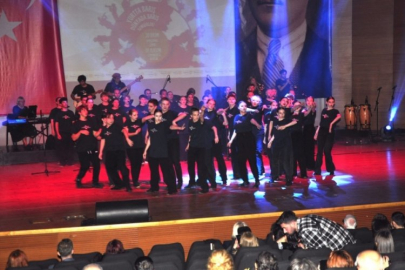 "Yurt Barış Dünyada Barış" Bursa sahnesinde