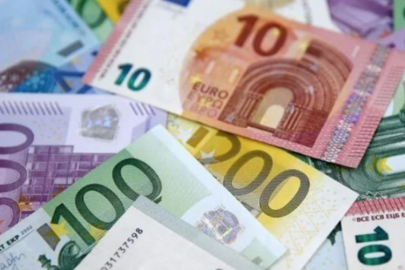 Euro 3 ayın dibinde