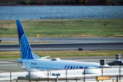 ABD'de bir yolcu uçağına bomba ihbarı yapıldı, uçuşlar bir süre durduruldu