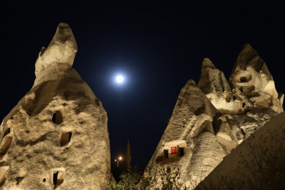 Kapadokya'da "Kunduz Süper Ay" göz kamaştırdı