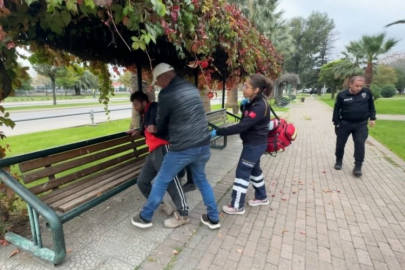 Parkta alkol alıp sızan şahıs hastanelik oldu