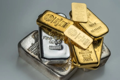 Altın rekor üzerine rekor kırdı, yatırımcı oraya yöneldi! Uzmandan dikkat çeken değerlendirme