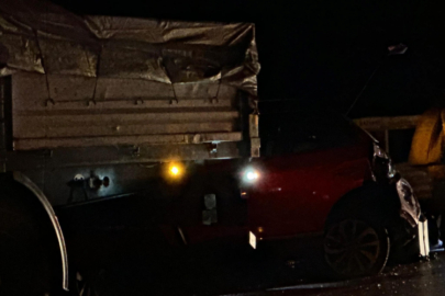 Bursa'da kazaya yardım için duran tır bir kazaya daha neden oldu!