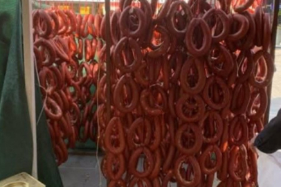 Halk sağlığını tehdit eden 415 kilogramlık sucuğa el konuldu