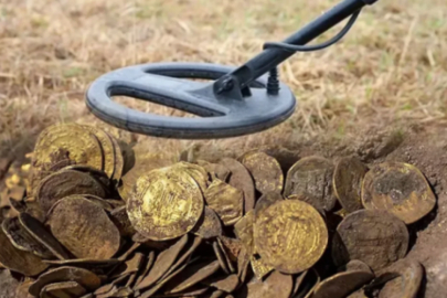 Toprak altında hazine bulanların sayısı artıyor: Metal dedektörü hobisi sayesinde altın paraları var!