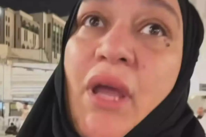 Kabe'ye giden kadından skandal video: Nasıl yakışıklılar biliyor musun?