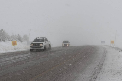 Kar yağışı o ilimizi fena vurdu! Kara yolu ulaşıma kapandı...