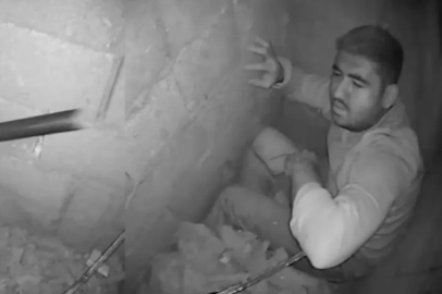 Mersin'de havalandırma boşluğuna düşen işçiyi itfaiye kurtardı