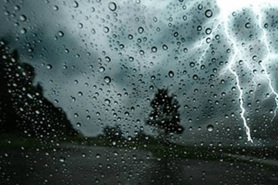 Gök gürültülü sağanak geliyor! Yağışlar o illerde başladı