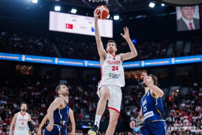 12 Dev Adam galibiyetle başladı