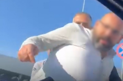 Bursa'da yol verme tartışması büyüdü, araçtan inip saldırdı...