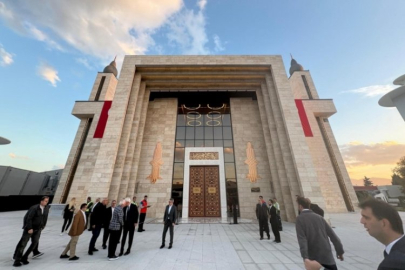 Bursa'nın en gelişmiş ses sistemli camisi açıldı! Dikkat çeken kapı detayı...