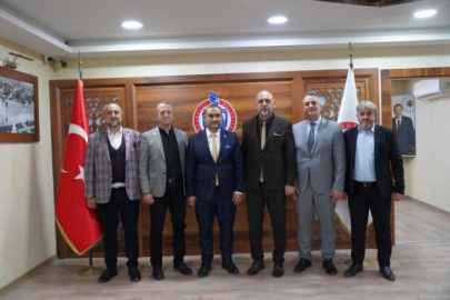 Büyük Birlik Partisi Bursa İl ve Orhangazi İlçe yönetimi Bekir Aydın'ı ziyaret etti