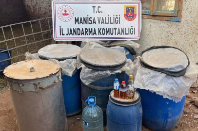 Manisa'da Operasyonda 82 Litre Sahte İçki Ele Geçirildi