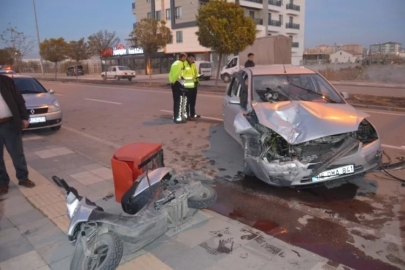 Park halindeki 3 araca çarpan alkollü sürücü, sağlık çalışanına "Beni morga götürün" dedi