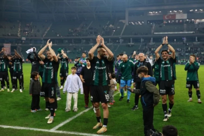 Serdar Dursun galibiyeti göbek atarak kutladı