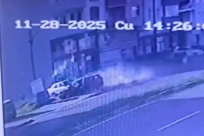 Trabzon'da Kaldırımda Yürüyen Üç Kişiye Otomobil Çarptı