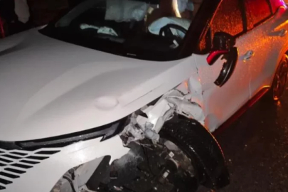 Kırklareli’nde yağışlı yolda zincirleme kaza meydana geldi