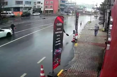 Avcılar'da Yayaya Otomobil Çarptı: 65 Yaşındaki Adam Ağır Yaralı