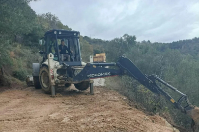 Çanakkale’de heyelan nedeniyle kapanan yol ulaşıma açıldı