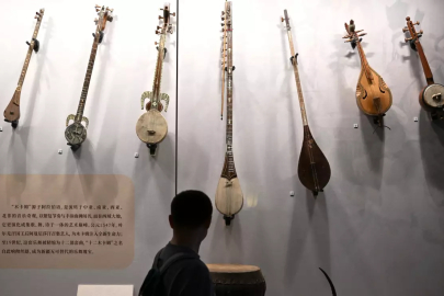 Guangzhou Denizcilik Müzesi'nde Antik Müzik Aletleri Sergisi Açıldı