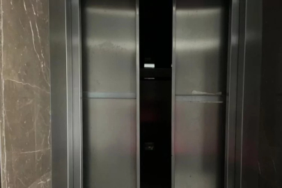 Bursa'nın o ilçesinde asansör kabusu! Mahsur kaldı...